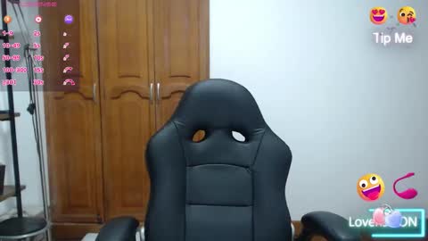 Snapshot of alexxandra20 chatting on 12.15.25 alexa online show from 12.15.25