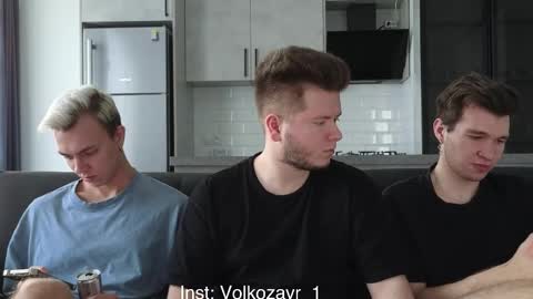 Snapshot of alexxx_d chatting on 10.06.25 AlexDimaIgor online show from 10.06.25