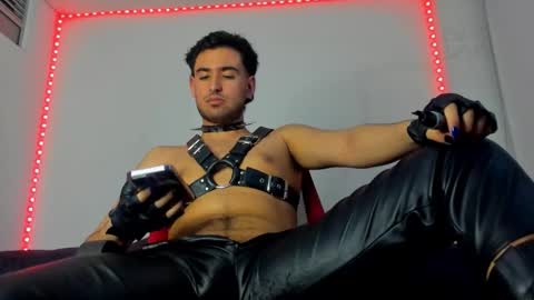 Snapshot of alexxx_savage chatting on 12.22.25 Alexander online show from 12.22.25
