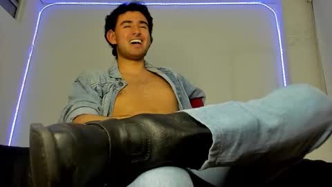 Snapshot of alexxx_savage chatting on 02.01.26 Alexander online show from 02.01.26