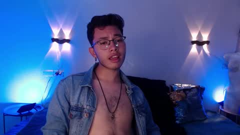 Snapshot of alexy_re chatting on 11.15.25 alexy re online show from 11.15.25