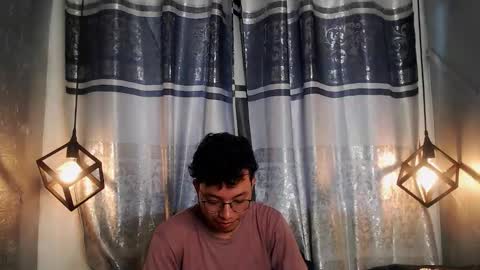 Snapshot of alexy_re chatting on 11.16.25 alexy re online show from 11.16.25