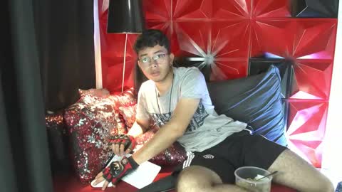 Snapshot of alexy_re chatting on 11.17.25 alexy re online show from 11.17.25