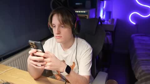 Snapshot of alexycutie chatting on 04.30.26 Alexycutie online show from 04.30.26