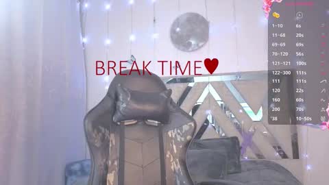 Snapshot of alfresii_rivera chatting on 09.17.25 Carolina Join The Fan Club online show from 09.17.25