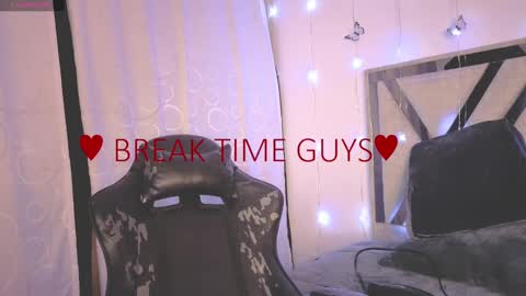 Snapshot of alfresii_rivera chatting on 10.09.25 Carolina Join The Fan Club online show from 10.09.25