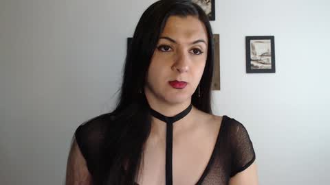 Snapshot of alguien_mas01 chatting on 01.14.25 cami online show from 01.14.25