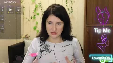 Snapshot of alianna_solo_kiss chatting on 11.03.25 Alianna online show from 11.03.25