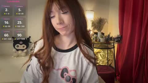 Snapshot of alicaslim chatting on 12.20.25 alicaslim online show from 12.20.25