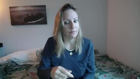 Snapshot of alice8363 chatting on 12.08.24 Alice online show from 12.08.24