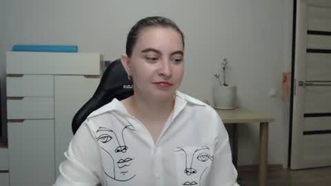 Snapshot of alice_________________________ chatting on 07.03.26 Alice online show from 07.03.26