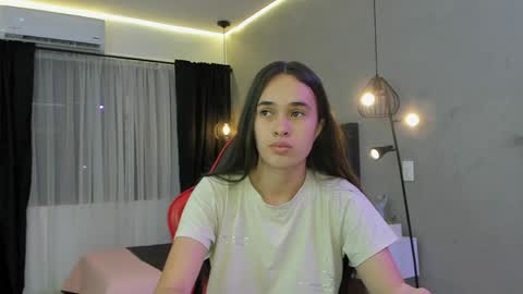 Snapshot of alice__susan chatting on 05.07.26 Alice Susan online show from 05.07.26