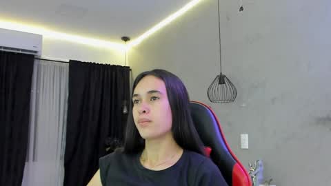 Snapshot of alice__susan chatting on 05.22.26 Alice Susan online show from 05.22.26