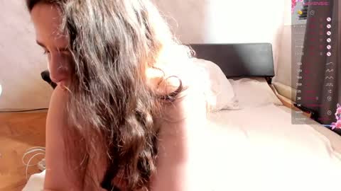 Snapshot of alice_allens chatting on 05.19.26 Alice online show from 05.19.26