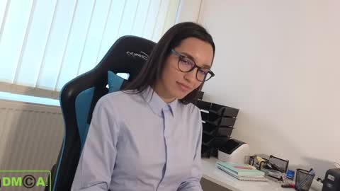 A R Y A  T I A online show from 02.23.25