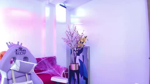 Snapshot of alice_candace chatting on 11.01.25 Alice online show from 11.01.25