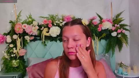 Alice in Wonderland  online show from 09.15.25