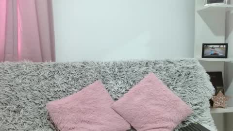 Snapshot of alice_dussan_ chatting on 09.29.25 alice online show from 09.29.25