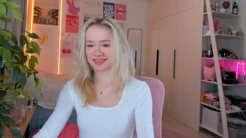 Snapshot of alice_forfun chatting on 04.19.26 Alichery online show from 04.19.26
