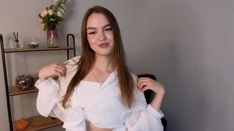 Snapshot of alice_hughes chatting on 07.25.26 Ani online show from 07.25.26