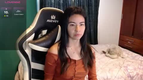 Snapshot of alice_middle01 chatting on 07.17.26 Alice online show from 07.17.26