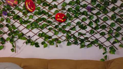 alice_rous21 online show from 10.28.25