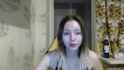 Snapshot of alice_smiles chatting on 02.15.26 Alice smiles online show from 02.15.26