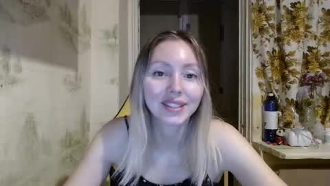 Snapshot of alice_smiles chatting on 03.18.26 Alice smiles online show from 03.18.26