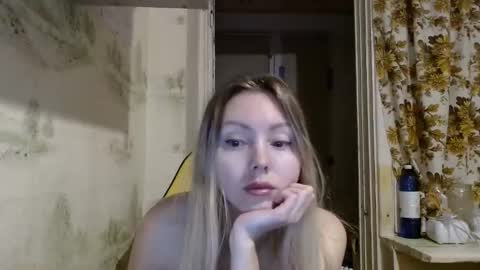 Snapshot of alice_smiles chatting on 03.22.26 Alice smiles online show from 03.22.26