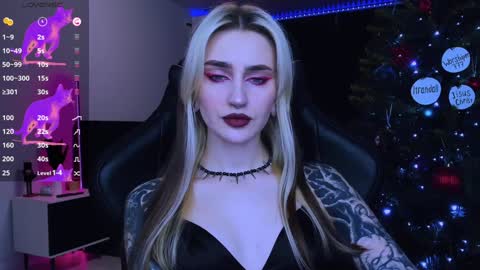 Snapshot of alice_specter chatting on 12.20.24 Alice online show from 12.20.24