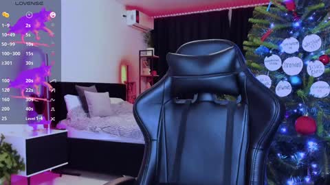 Snapshot of alice_specter chatting on 12.28.24 Alice online show from 12.28.24