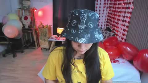 Snapshot of alice_star7 chatting on 02.15.25 Alice online show from 02.15.25