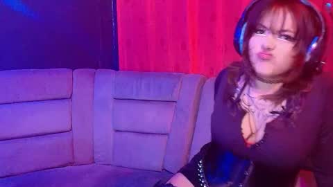 Snapshot of alice_von_rose chatting on 05.06.26 alice_von_rose online show from 05.06.26
