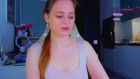 Snapshot of alice_wander chatting on 04.24.26 Alice online show from 04.24.26