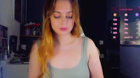 Snapshot of alice_wander chatting on 05.07.26 Alice online show from 05.07.26