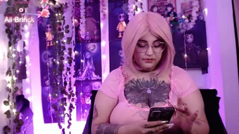 Alice Brinck online show from 12.19.24