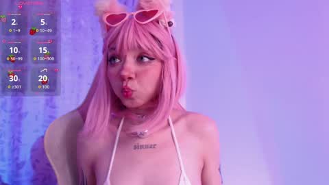 Snapshot of alicedang3r chatting on 09.10.25 Alice online show from 09.10.25