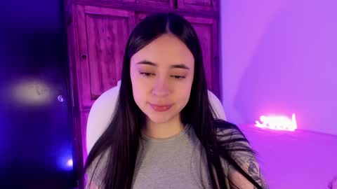 Snapshot of alicee_2 chatting on 01.23.25 Aliceee .. 97YP9VWGZHrefnav wishlist lists 1 online show from 01.23.25