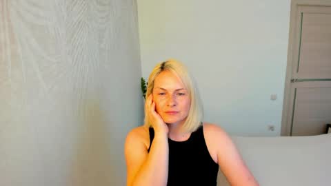 Snapshot of alicee__grace chatting on 05.18.26 Alicee online show from 05.18.26