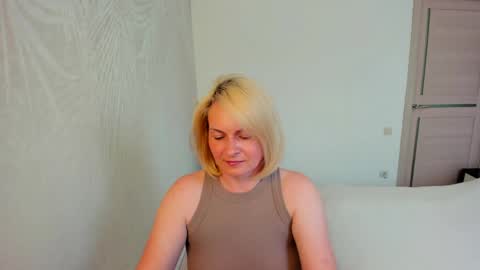 Snapshot of alicee__grace chatting on 05.19.26 Alicee online show from 05.19.26