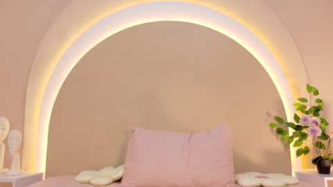 Snapshot of alicee_rodriguez chatting on 02.10.25 alice online show from 02.10.25