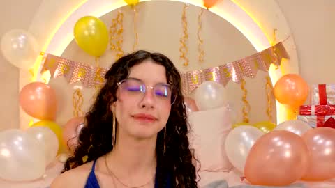 Snapshot of alicee_rodriguez chatting on 02.15.25 alice online show from 02.15.25