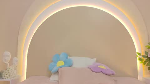 Snapshot of alicee_rodriguez chatting on 09.08.25 alice online show from 09.08.25