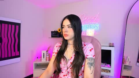 Snapshot of alicee_vixen chatting on 03.28.26 Alice online show from 03.28.26