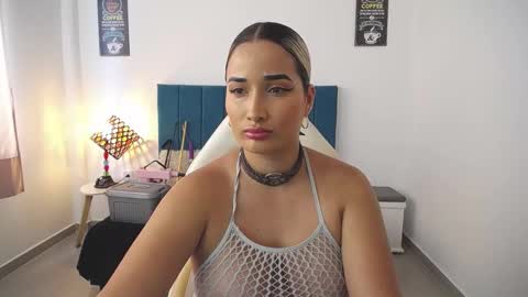 Alicia    1000 PM - 600 AM COLOMBIAN TIME online show from 09.30.25