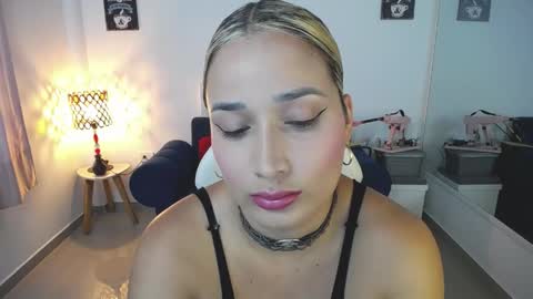 Snapshot of alicee_wild_ chatting on 04.07.26 Alicia 1000 PM - 600 AM COLOMBIAN TIME online show from 04.07.26