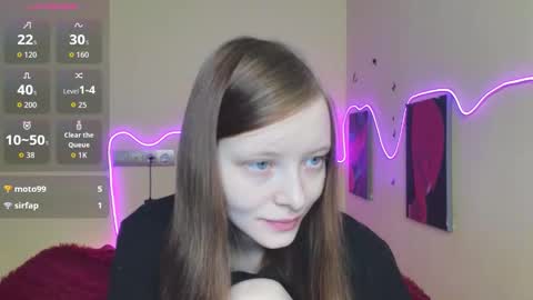 Snapshot of alicehariss chatting on 09.28.25 Alie online show from 09.28.25