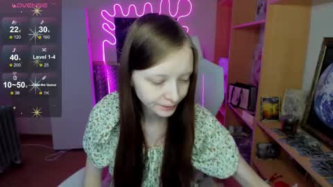 Snapshot of alicehariss chatting on 11.18.25 Alie online show from 11.18.25