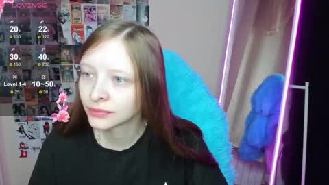 Snapshot of alicehariss chatting on 11.26.25 Alie online show from 11.26.25