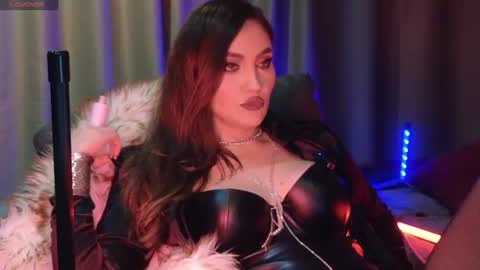 Snapshot of alicejameson chatting on 06.19.26 alicejameson online show from 06.19.26